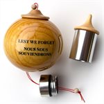 ORNAMENT POPPY FINE WOOD WITH MEMORY CAPSULE